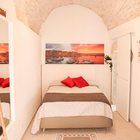 Room 20 - Piccola Camera In Pietra Bianca Giovinazzo Exterior photo